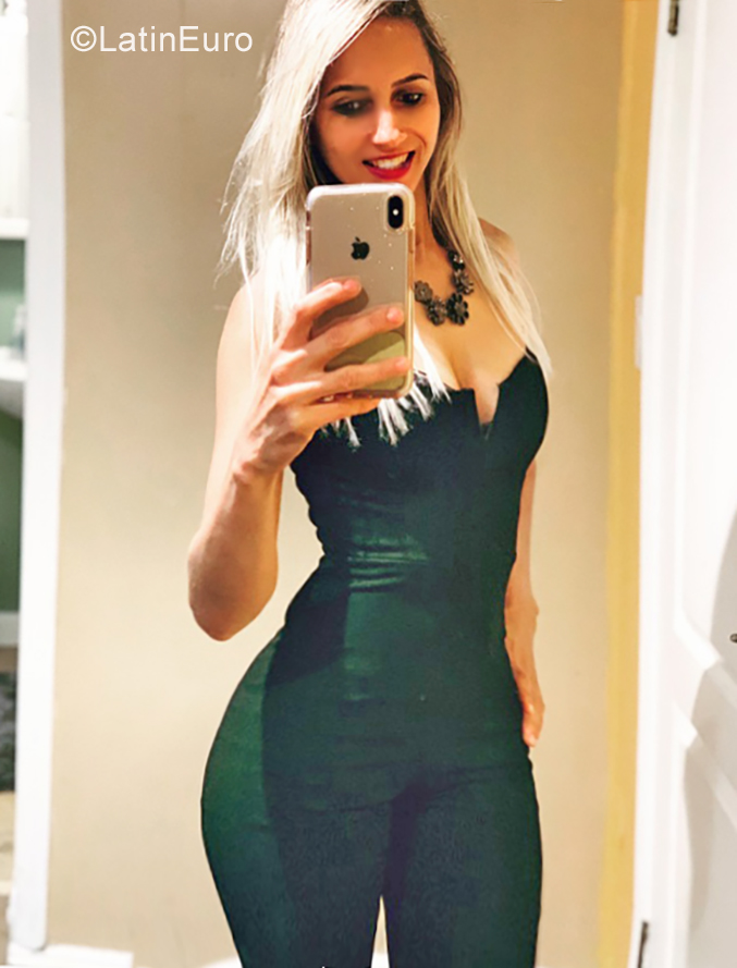 Date this hard body United States girl Jai from San Francisco US21929