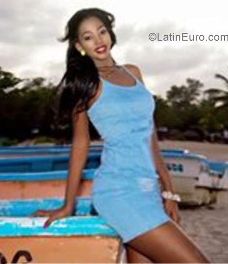 Date this georgeous Dominican Republic girl Sophie from Punta Cana DO34586