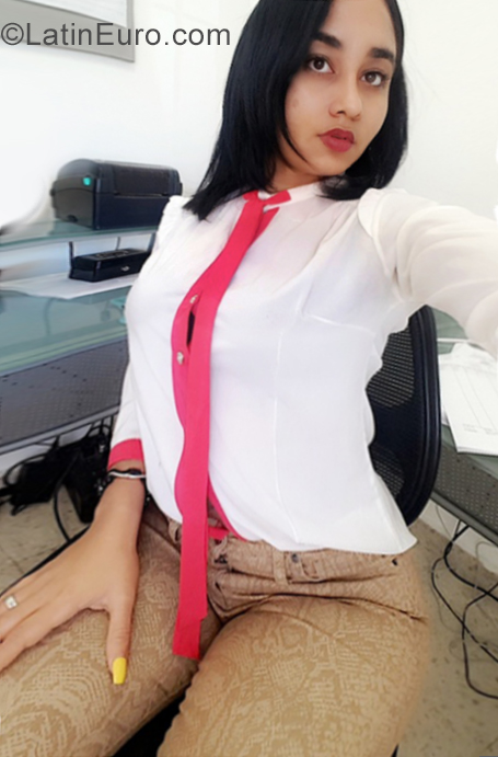 Date this foxy Dominican Republic girl Lenny from Santo Domingo DO34592