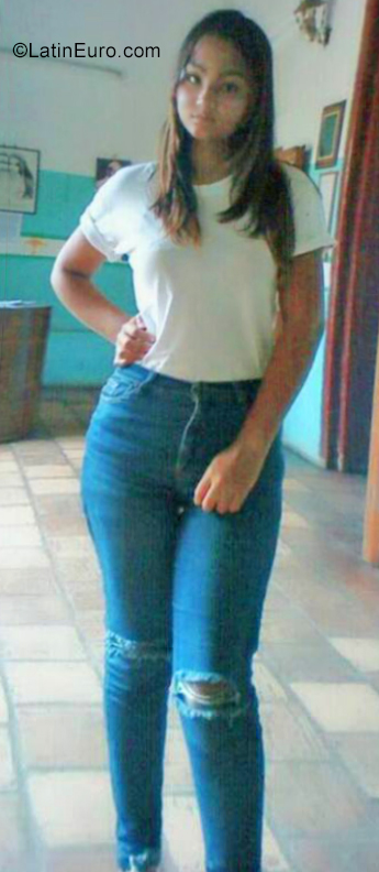 Date this tall Colombia girl Gabriela from Medellin CO25307