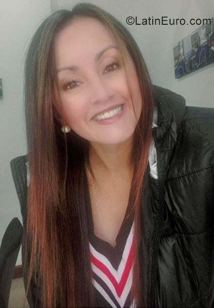 Date this pretty Colombia girl Dora from Bogota CO25395