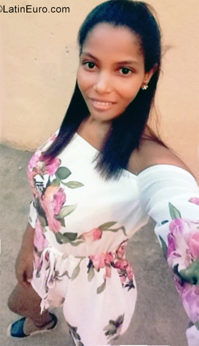 Date this tall Dominican Republic girl Yafreisy from San Cristóbal DO36070