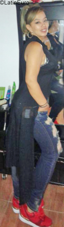 Date this athletic Colombia girl Monica from Medellin CO25417