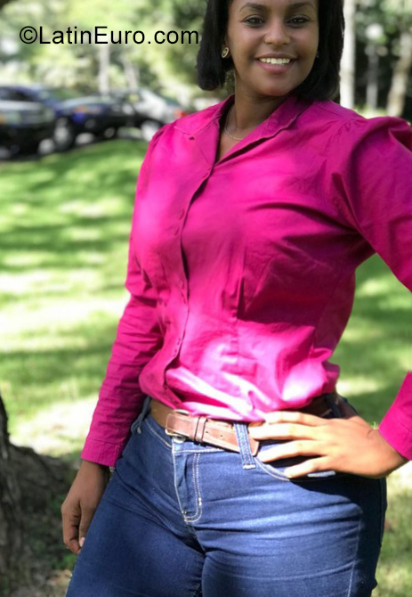 Date this good-looking Dominican Republic girl Eleany from Santiago De Los Caballero DO34901