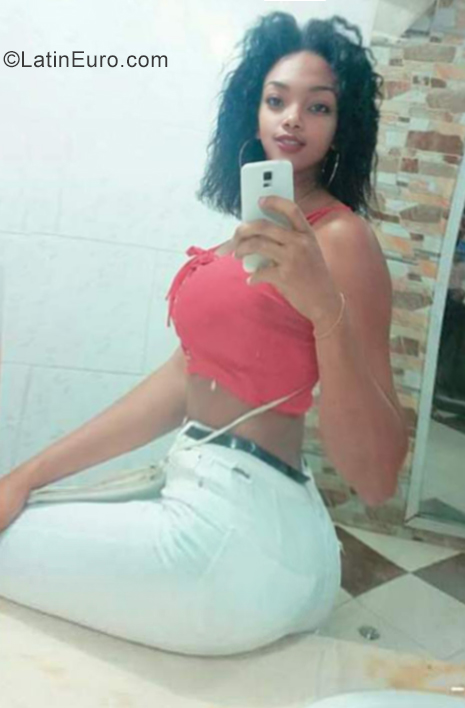 Date this stunning Dominican Republic girl Jafreisy from San Pedro De Macoris DO34923