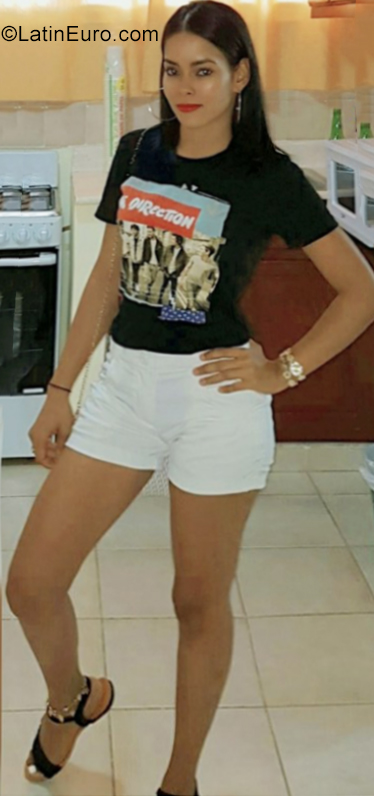 Date this sultry Dominican Republic girl Celenia from Sosua DO34937