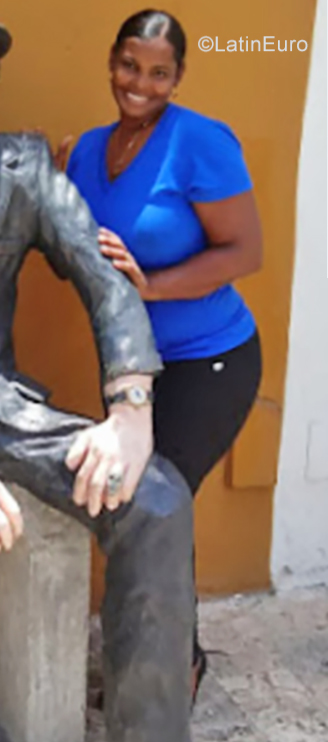 Date this stunning Dominican Republic girl Damaris from Bani DO34936