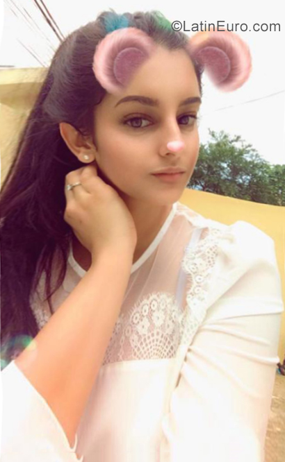 Date this good-looking Dominican Republic girl Paola from Santo Domingo DO34967