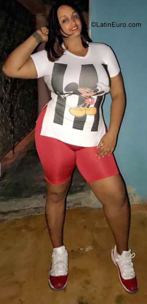 Date this delightful Dominican Republic girl Yorleny from Santiago DO34977