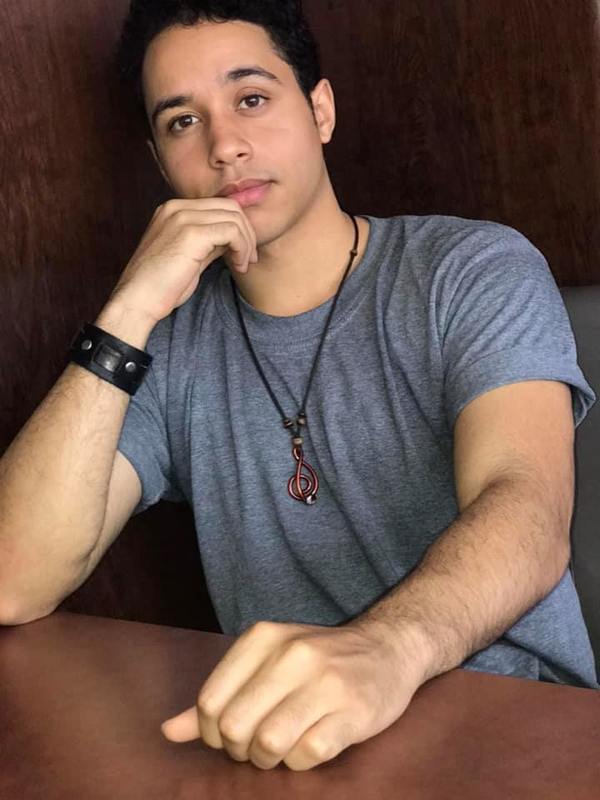 Date this athletic Dominican Republic man Reymond from Santo Domingo DO34978