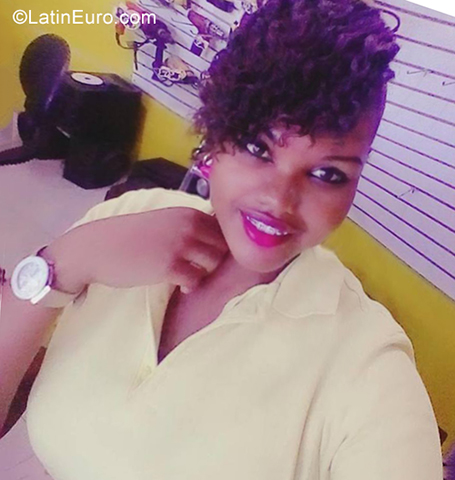 Date this hard body Panama girl Lilibeth from Panama PA1154