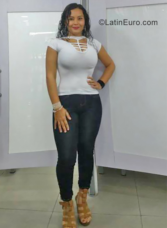 Date this exotic Venezuela girl Rosbely from Barquisimeto VE2442