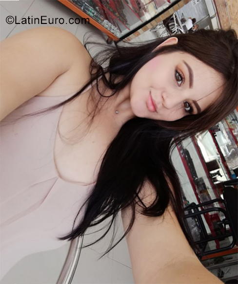 Date this athletic Colombia girl Carolina from Medellín CO25516