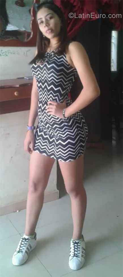 Date this funny Venezuela girl Yueli from Caracas VE2452