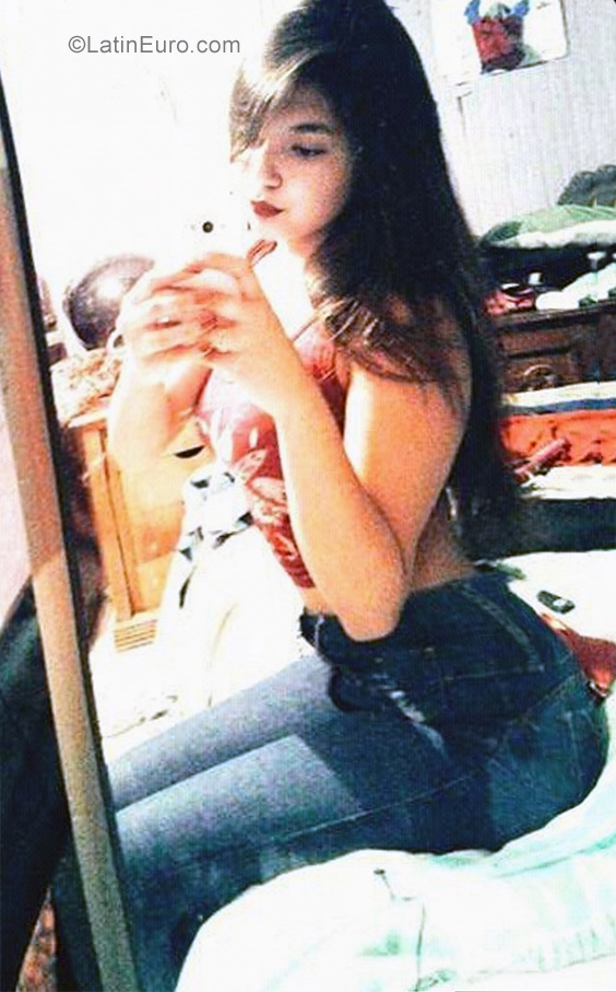 Date this athletic Venezuela girl Romerly from Caracas VE2455