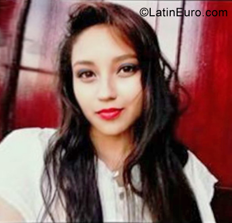 Date this foxy Honduras girl Teresa from La Ceiba HN2661