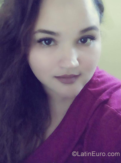 Date this nice looking Dominican Republic girl Yanna from Santiago De Los Caballeros DO35140