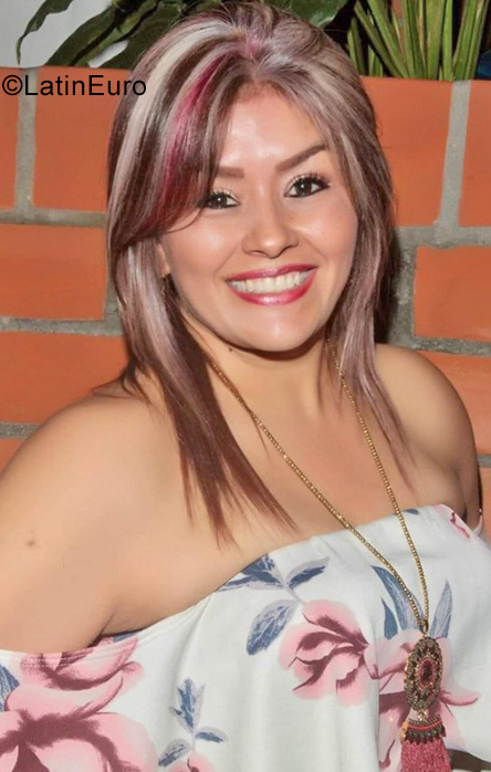 Date this nice looking Colombia girl Gloria from Sabaneta CO25552