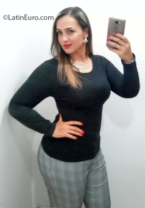 Date this lovely Colombia girl Liliana from Medellín CO25559