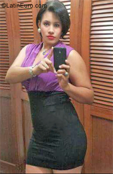 Date this hot Dominican Republic girl Claudia from Santiago DO35243