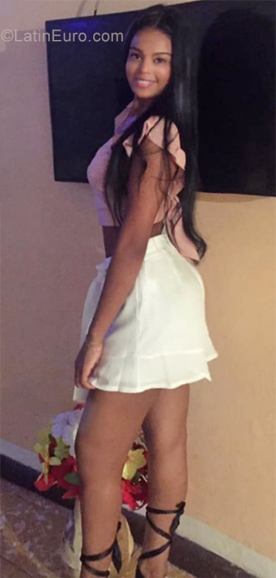 Date this delightful Colombia girl Bri from Cali CO25603