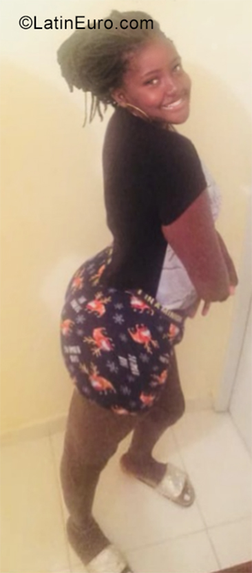 Date this athletic Dominican Republic girl Ruth from San Pedro De Macoris DO35318