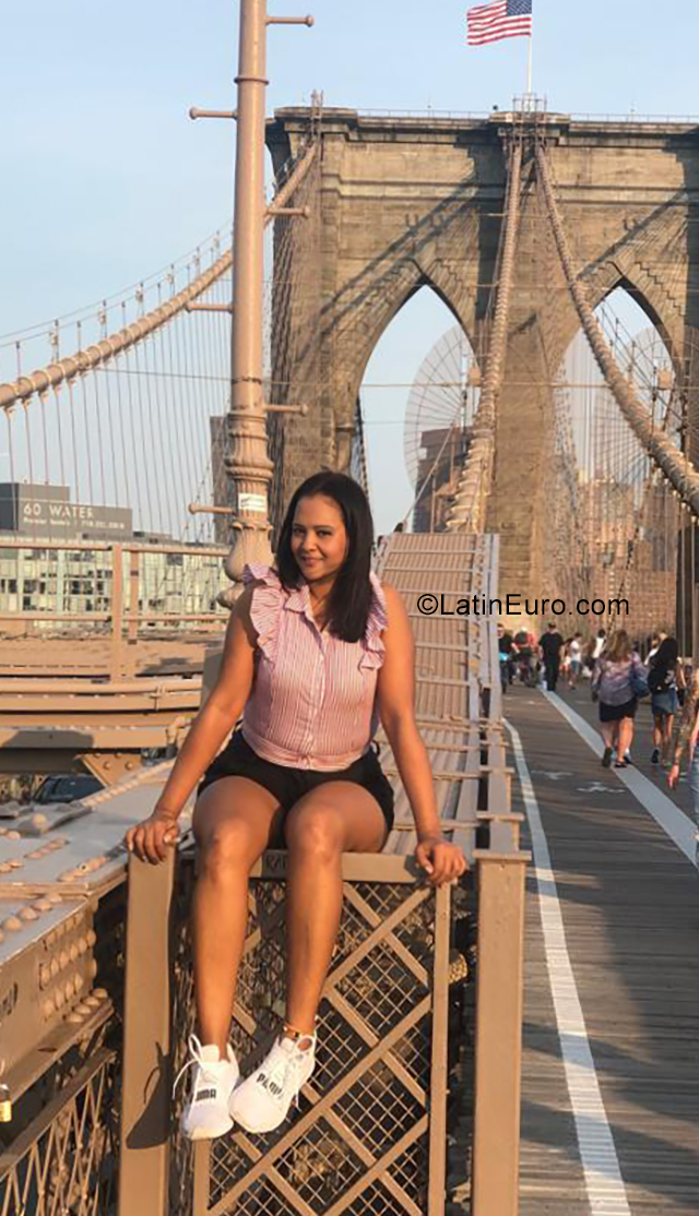 Date this cute Colombia girl Dayana from Bogota CO25664