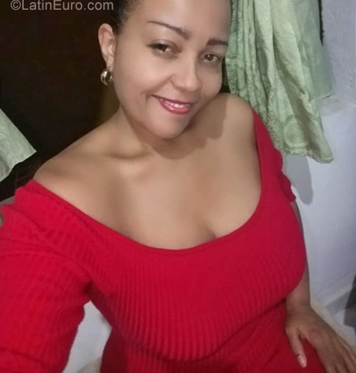 Date this gorgeous Colombia girl Arely from Apartado CO25745