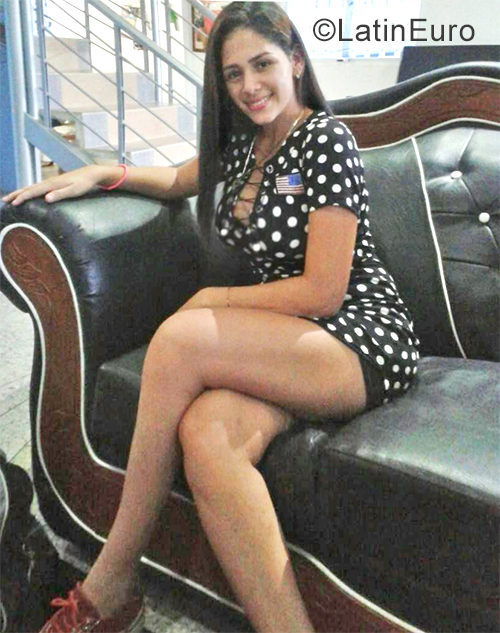 Date this nice looking Venezuela girl Maryri from Barinas VE2543