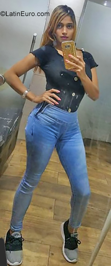 Date this sensual Dominican Republic girl Ana from Santo Domingo DO35496