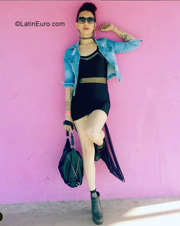 Date this gorgeous Argentina girl Gala from Buenos Aires AR207