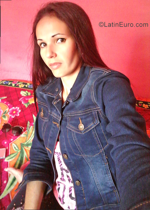 Date this gorgeous Cuba girl Nisleydi from Las Tunas CU553