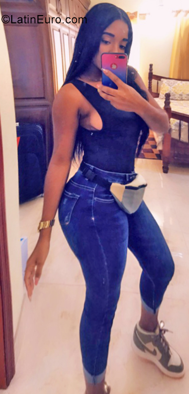 Date this sultry Dominican Republic girl Yoniry from San Pedro De Macoris DO35508
