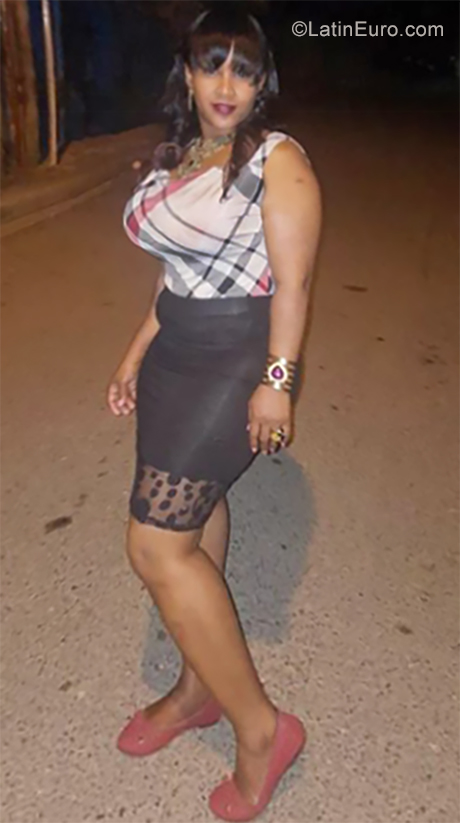 Date this lovely Dominican Republic girl Yohanny from Santo Domingo DO35522