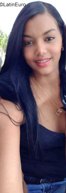 Date this foxy Dominican Republic girl Maria from Santo Domingo DO35545