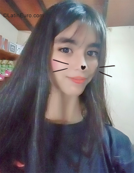 Date this gorgeous Paraguay girl Azul from Asuncion PY20