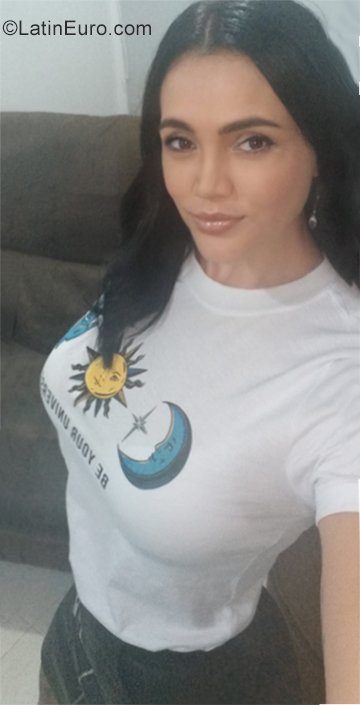 Date this stunning Colombia girl Viviana from Cartago CO25828