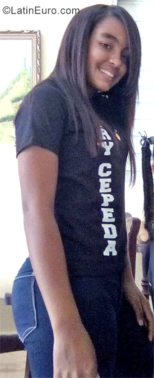 Date this lovely Dominican Republic girl Ariany from San Francisco De Macoris DO35605