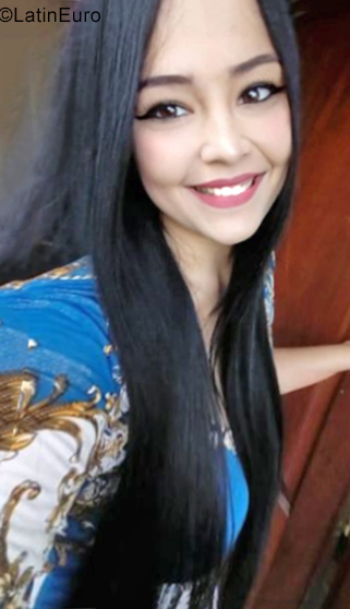 Date this pretty Argentina girl Daniela from Buenos Aires AR217