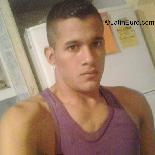 Date this athletic Venezuela man William from Barcelona VE2592