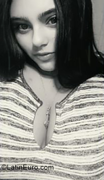 Date this passionate Peru girl Valeria from Lima PE1424