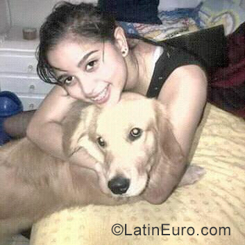 Date this athletic Venezuela girl Desiree from Caracas VE2599