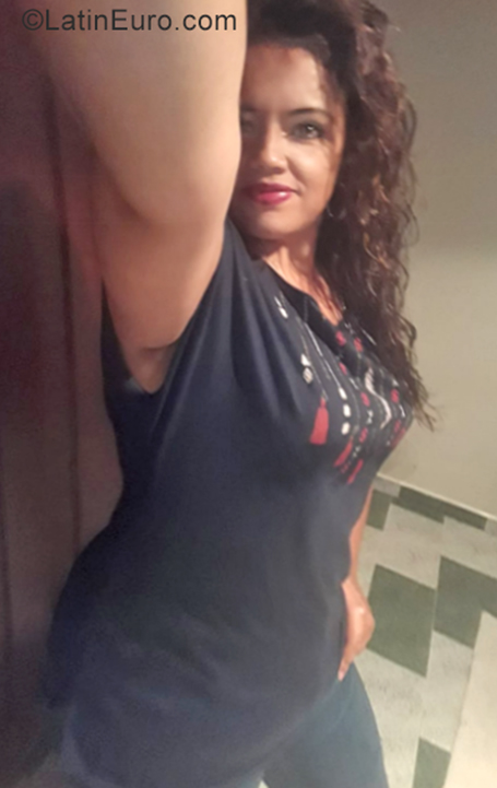 Date this happy Colombia girl Catherine from Bogota CO25893