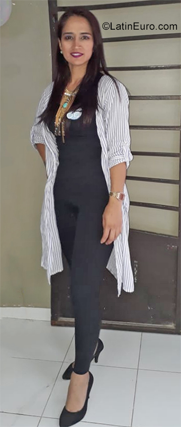 Date this lovely Colombia girl Linda from Cali CO25899