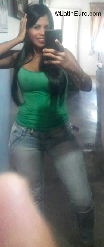 Date this voluptuous Venezuela girl Orlenyis from Coro VE2616