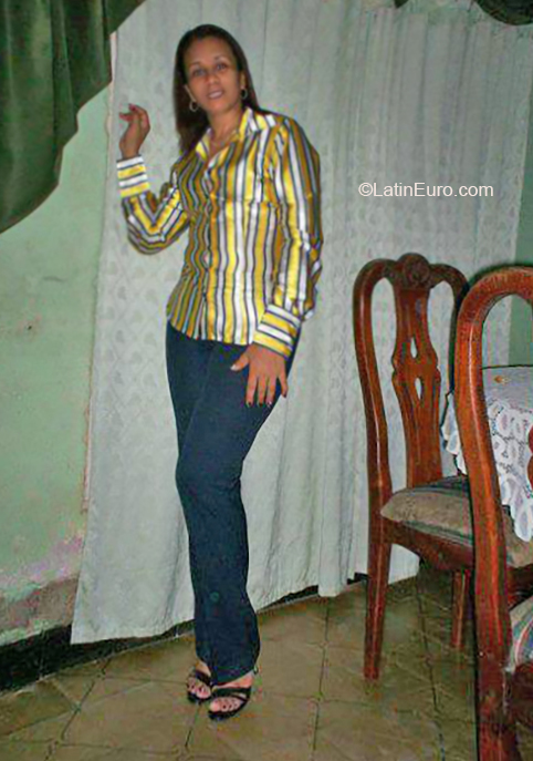 Date this young Colombia girl Ruby from Barranquilla CO25921