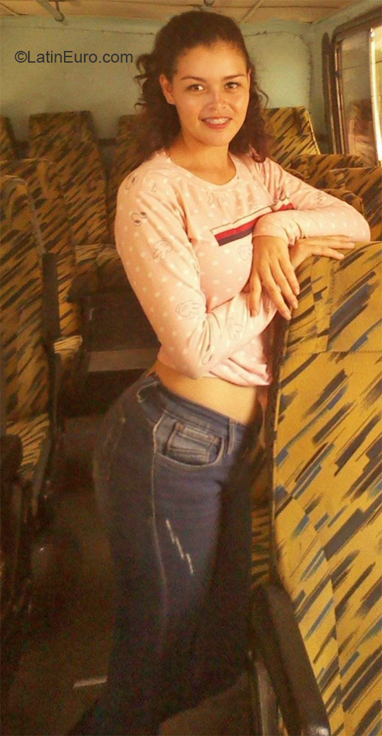 Date this stunning Venezuela girl Francys from Acarigua VE2663