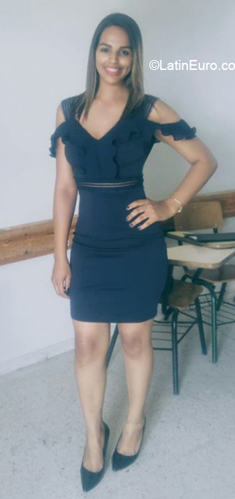 Date this stunning Dominican Republic girl Coral from San Francisco De Macoris DO35768