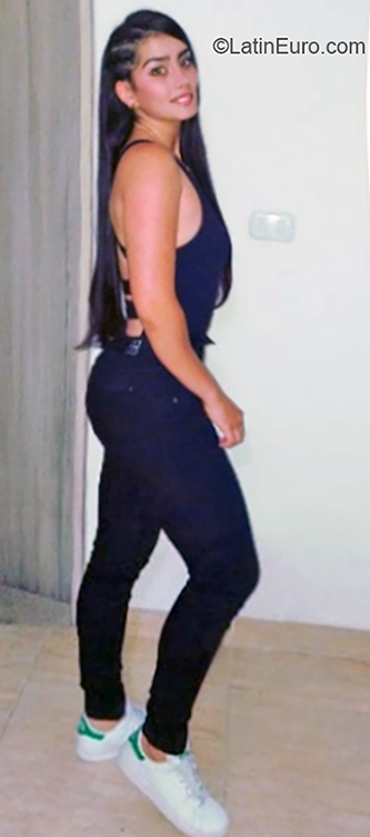 Date this charming Colombia girl Valentina from Pereira CO25957