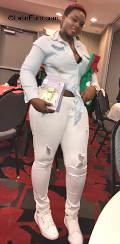 Date this hard body Jamaica girl Anika from St Ann JM2627